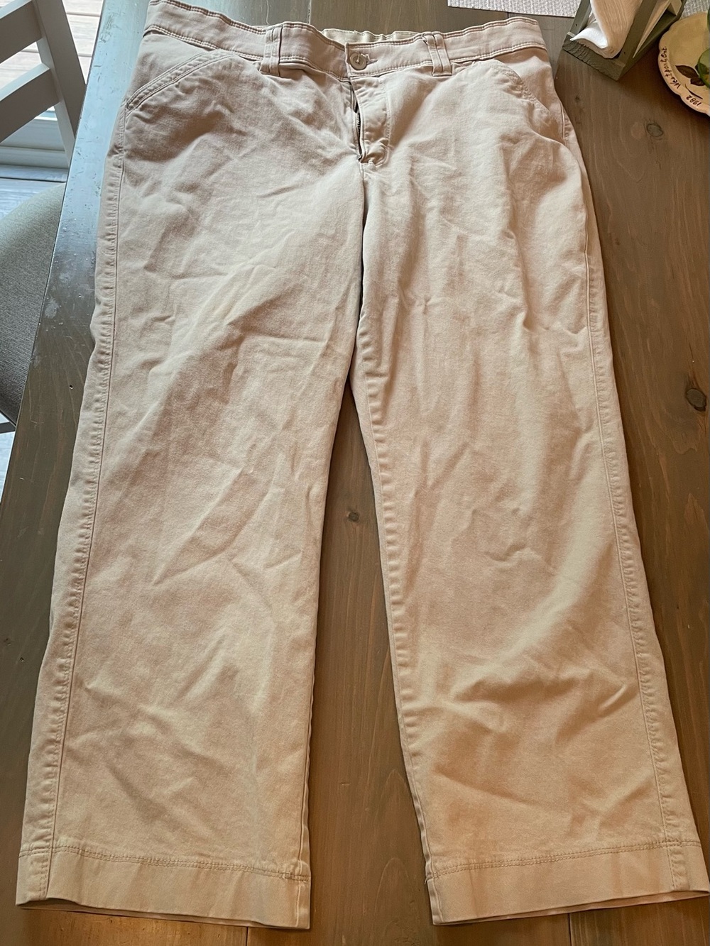 Lee Women’s Beige Beige Chinos